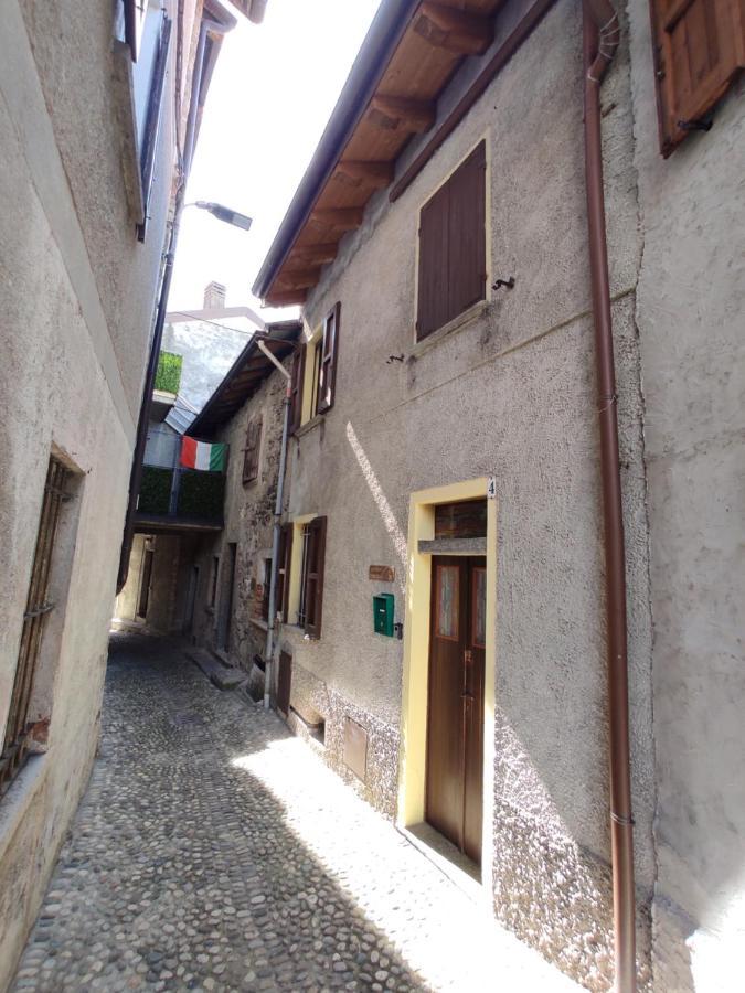 La Casa A Chiocciola Between Lake And Mountains 列尔纳 外观 照片