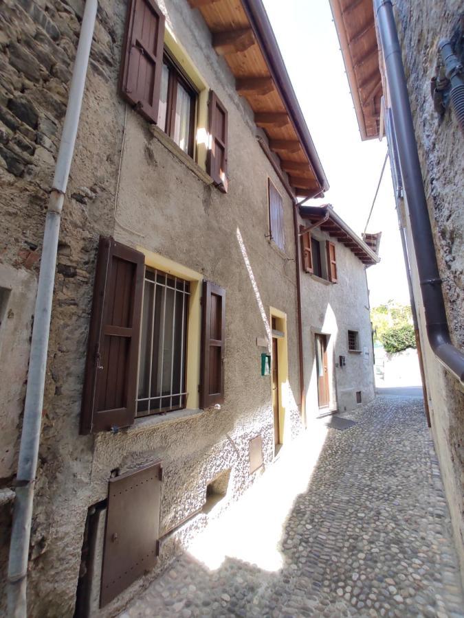 La Casa A Chiocciola Between Lake And Mountains 列尔纳 外观 照片